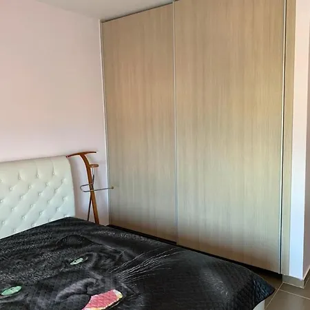 2br With Stunning Sea And Mountain Views *